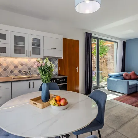 Rev-fueloep Panzio Ревфюлёп