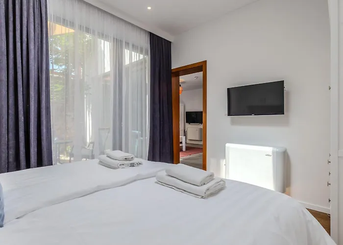 Rev-fueloep Panzio Bed & Breakfast Révfülöp