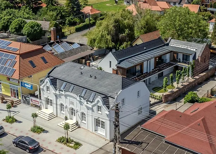 Rev-fueloep Panzio Bed & Breakfast