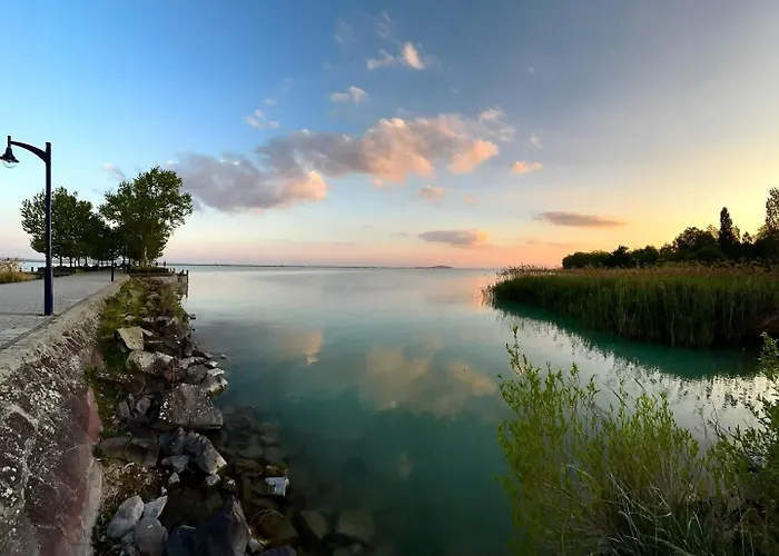 Rev-fueloep Panzio Bed & Breakfast Révfülöp